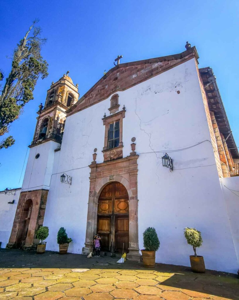 Exterior view of church in Santa Clara del Cobre painted in white.